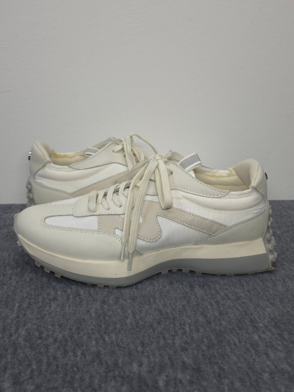 Steve Madden Campo Women's 9.5M White Cream Leather Platform Sneakers